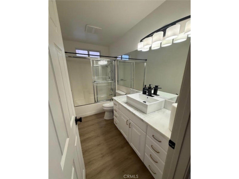 Beautifully upgraded home with view of the golf course, 18th - photo 16