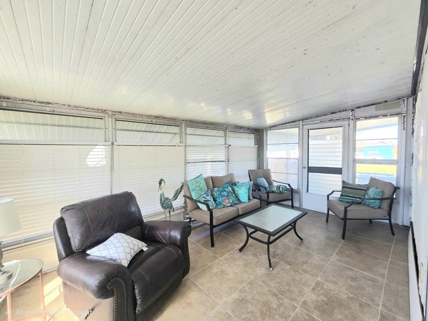 This GORGEOUS renovated from top to bottom in 2024, clean and - photo 22