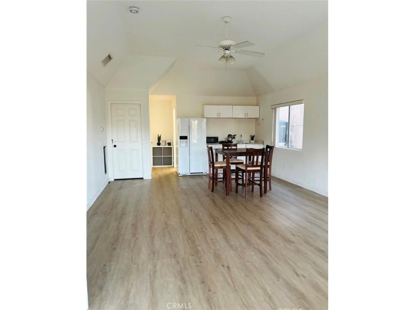 Beautifully upgraded home with view of the golf course, 18th - photo 23