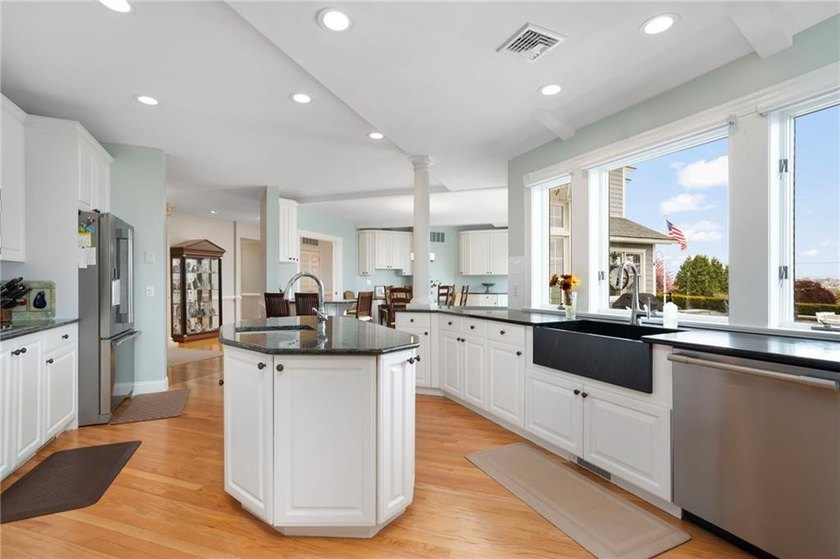 Perched high above the coastline in the prestigious Anawan - photo 23