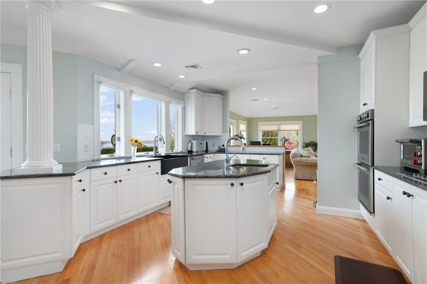 Perched high above the coastline in the prestigious Anawan - photo 24
