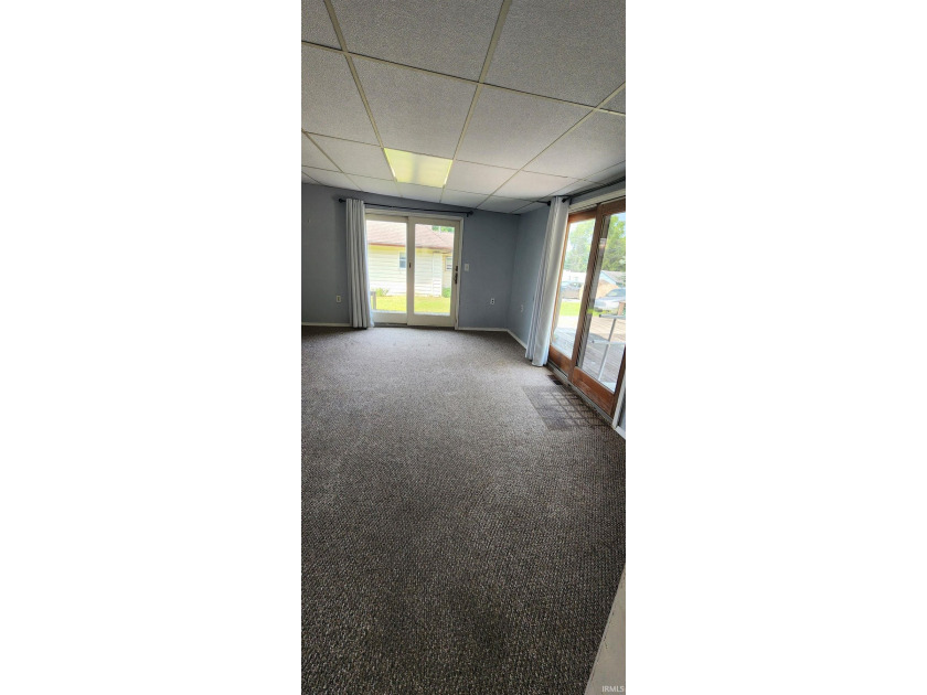 At 300 W Main Street, Syracuse, IN, discover a residential - photo 9