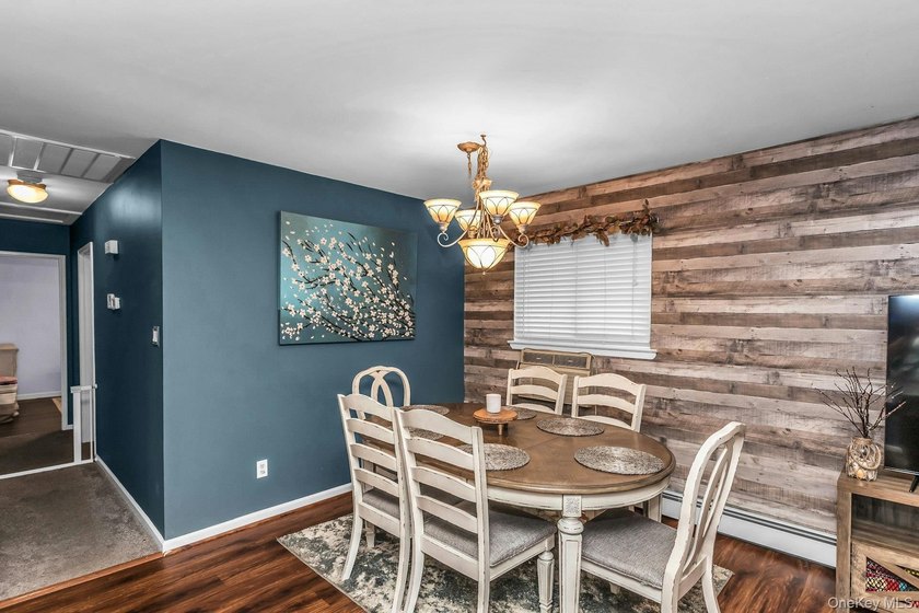 LEGAL ACCESSORY APARTMENT in this 2200 Sq Ft Hi-Ranch! Featuring - photo 6