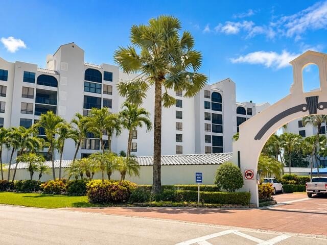 Welcome to Promenade at Boca Pointe. Beautifully renovated and - photo 17