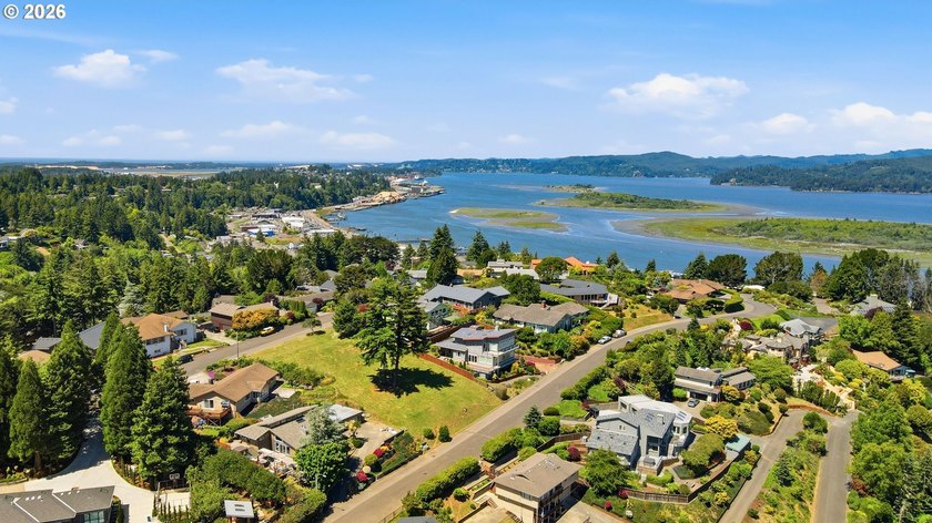 Located on the desirable Telegraph Hill in Coos Bay, this rare - photo 17