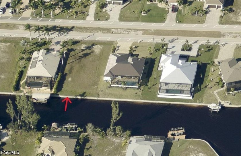 ***GULF ACCESS LOT WITH SEAWALL*** In the sought after Northwest - photo 2