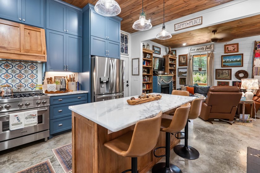 Escape to your own private retreat on 19.66 acres just minutes - photo 7