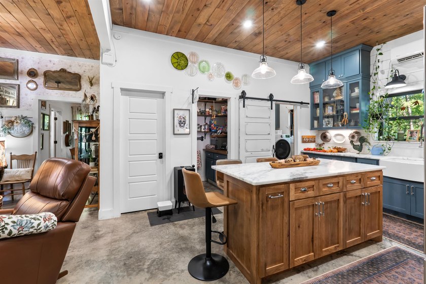 Escape to your own private retreat on 19.66 acres just minutes - photo 9