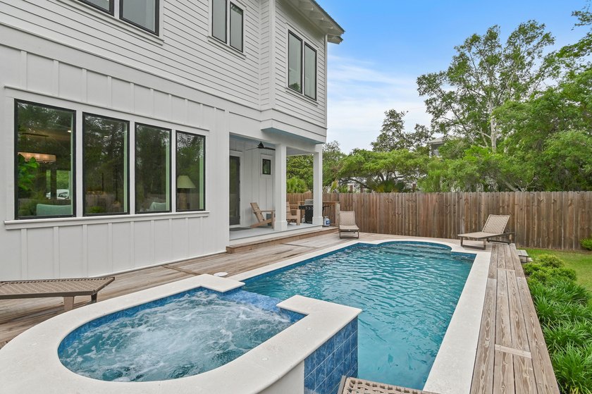 Prominently positioned just moments from the renowned turquoise - photo 14