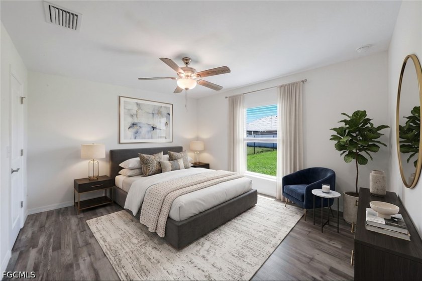 This beautifully built 2024 home offers 3 bedrooms, 2 bathrooms - photo 4