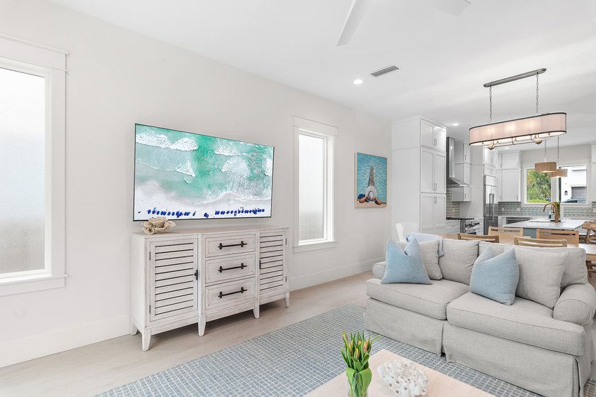 Prominently positioned just moments from the renowned turquoise - photo 18