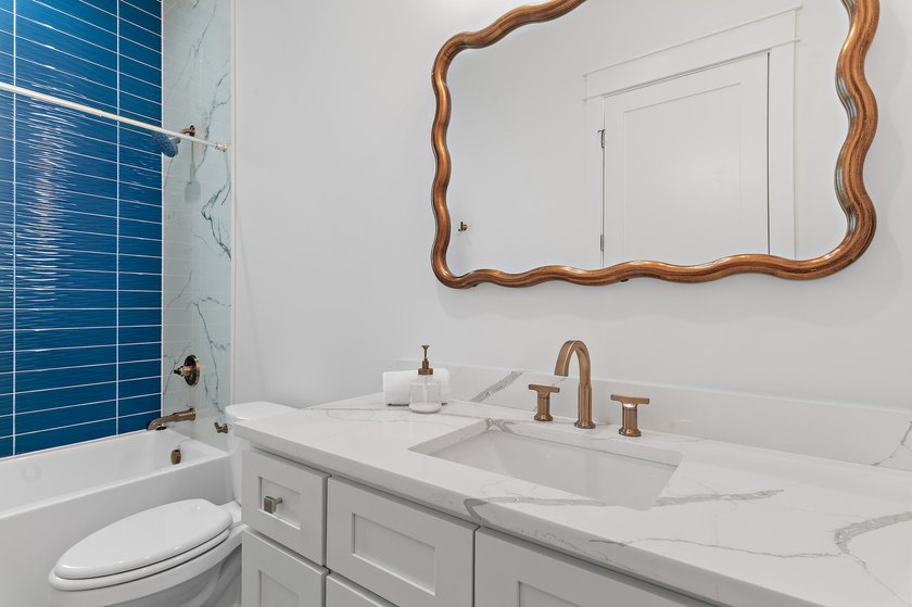 Prominently positioned just moments from the renowned turquoise - photo 42