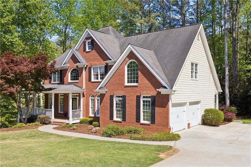 Southern Charm Meets Storybook Setting - Welcome to a truly - photo 3