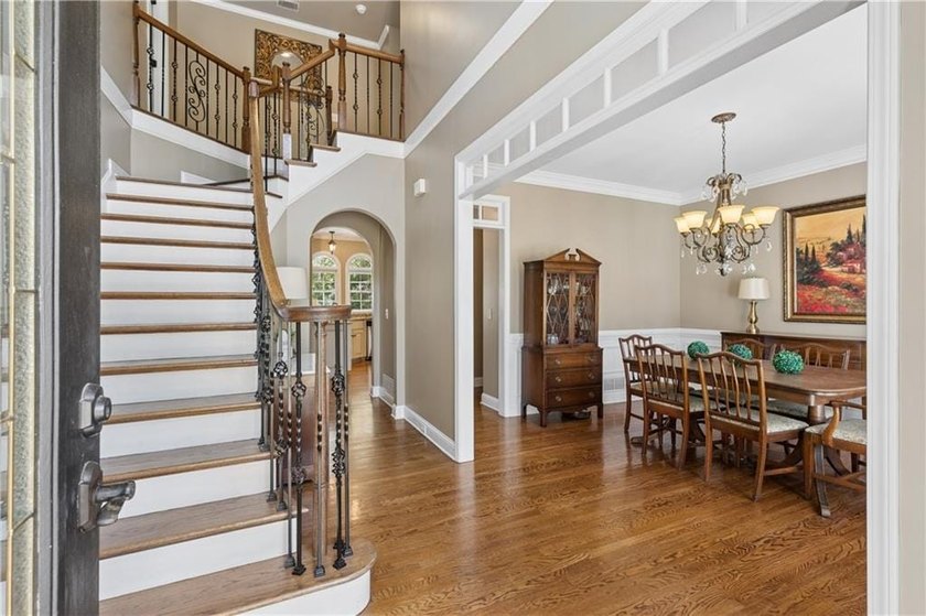 Southern Charm Meets Storybook Setting - Welcome to a truly - photo 8