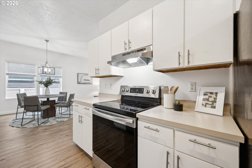 Charming, light-filled condo in the heart of Goose Hollow. This - photo 19