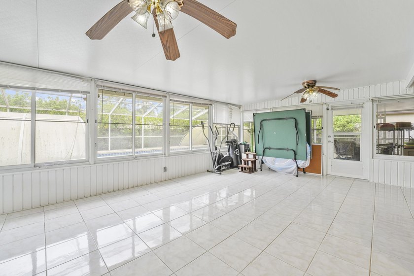 Private Florida resort-style brick home with screened pool - photo 30