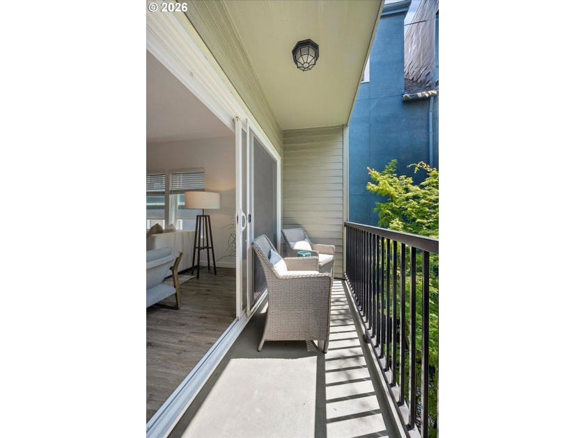 Charming, light-filled condo in the heart of Goose Hollow. This - photo 33
