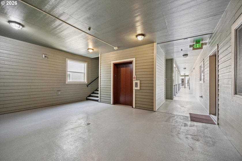 Charming, light-filled condo in the heart of Goose Hollow. This - photo 37