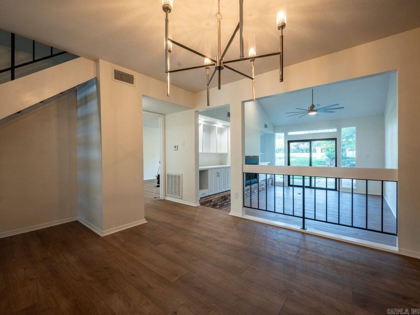 Enjoy refined, low-maintenance living in this fully renovated - photo 3