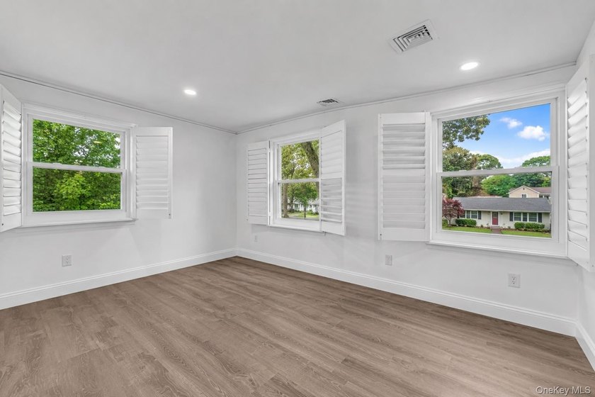 Welcome to this Beautiful 4- Bedroom, 2.5 Bath Colonial South of - photo 17
