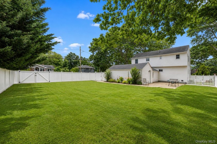 Welcome to this Beautiful 4- Bedroom, 2.5 Bath Colonial South of - photo 21