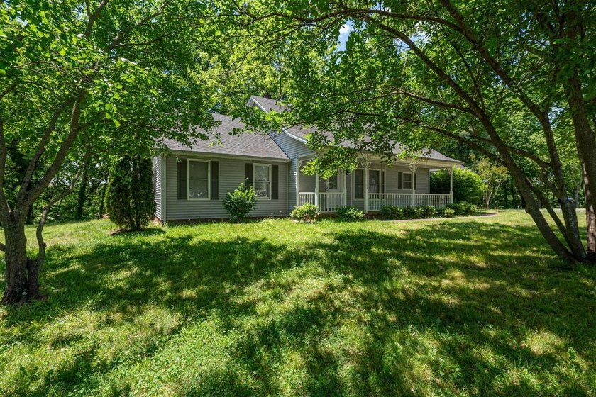 This beautiful 4 bedroom 2.5 bath home offers the perfect - photo 21