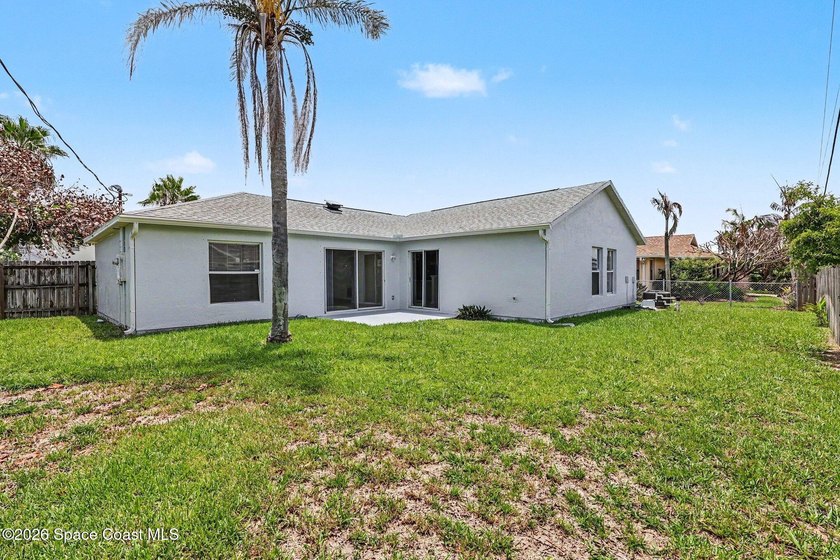 Fantastic beach side charmer, just a stone's throw to the ocean - photo 22