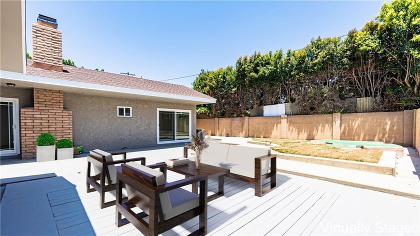 Welcome to prestigious 5449 E. Fairbrook St, Long Beach, CA - photo 27