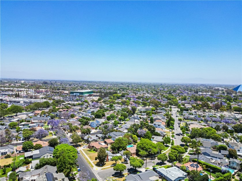 Welcome to prestigious 5449 E. Fairbrook St, Long Beach, CA - photo 32