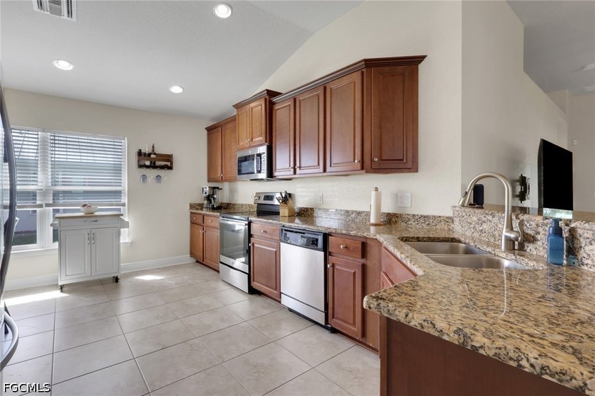 Welcome to 27077 Brook Forest Rd in beautiful Punta Gorda! This - photo 9