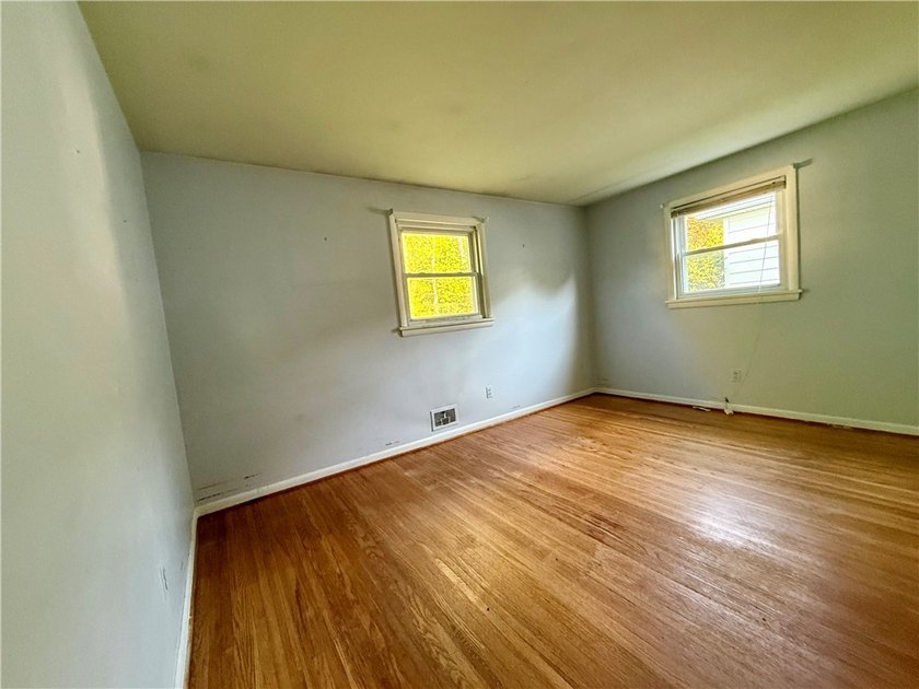 Welcome to 116 Lemoyn Ave! This 3-bedroom, 1-bath ranch offers - photo 13