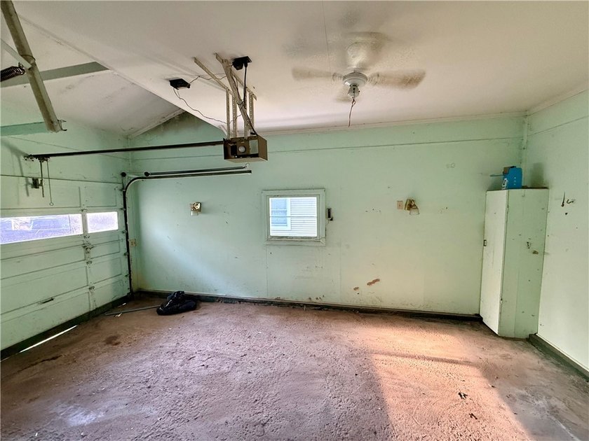 Welcome to 116 Lemoyn Ave! This 3-bedroom, 1-bath ranch offers - photo 19