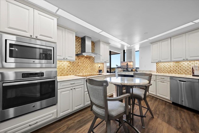 Experience refined coastal living in this beautifully updated - photo 7