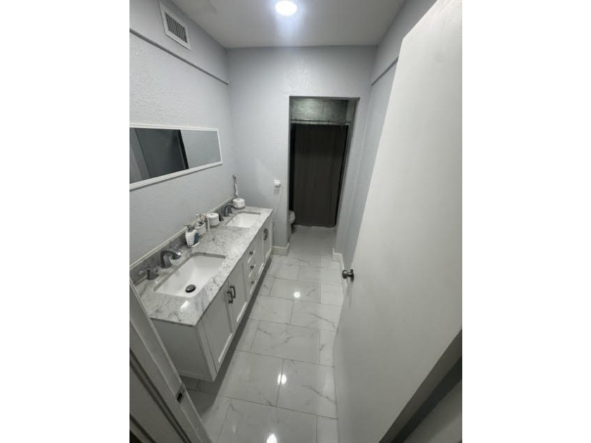 Welcome to this charming two-bedroom, one-and-a-half-bath - photo 11
