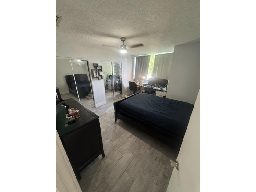 Welcome to this charming two-bedroom, one-and-a-half-bath - photo 13