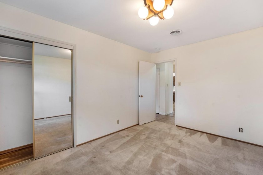 Classic single-story home in the highly sought-after Strawberry - photo 17