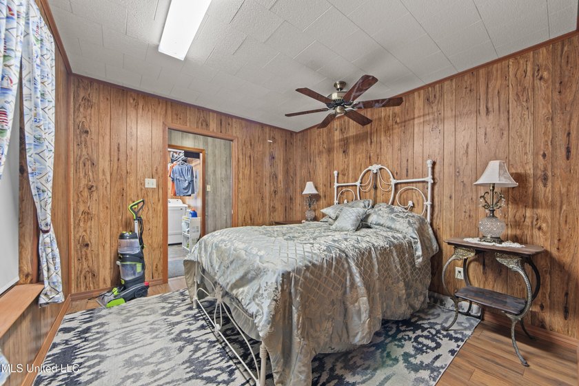 Versatile Flex Space with Office, Warehouse &amp; Yard - B-2 Zoned | - photo 18