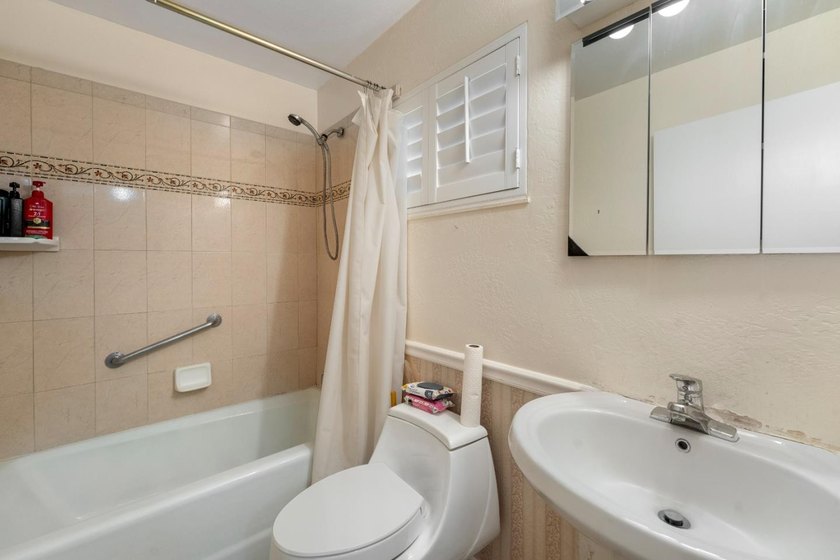 Classic single-story home in the highly sought-after Strawberry - photo 20