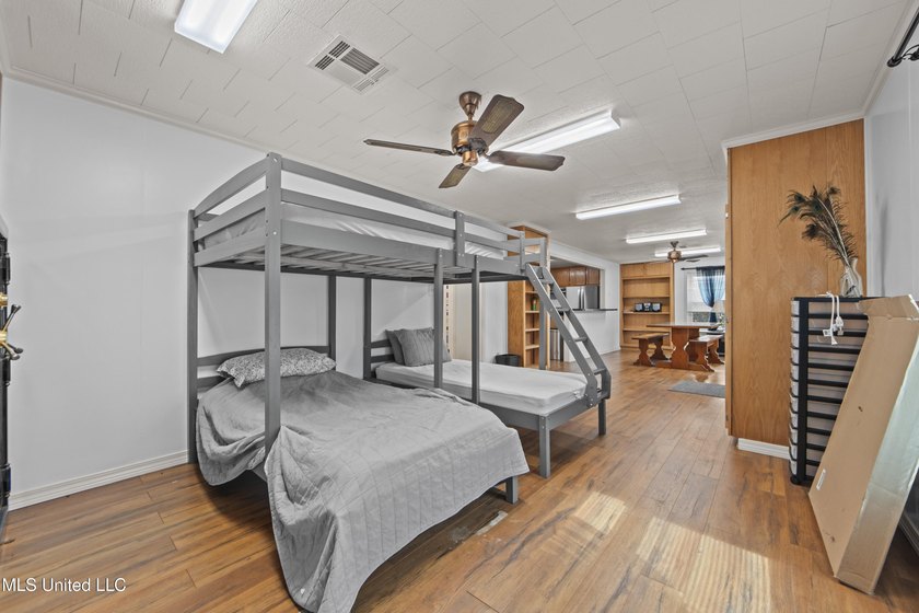 Versatile Flex Space with Office, Warehouse &amp; Yard - B-2 Zoned | - photo 23