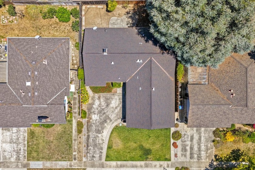 Classic single-story home in the highly sought-after Strawberry - photo 31