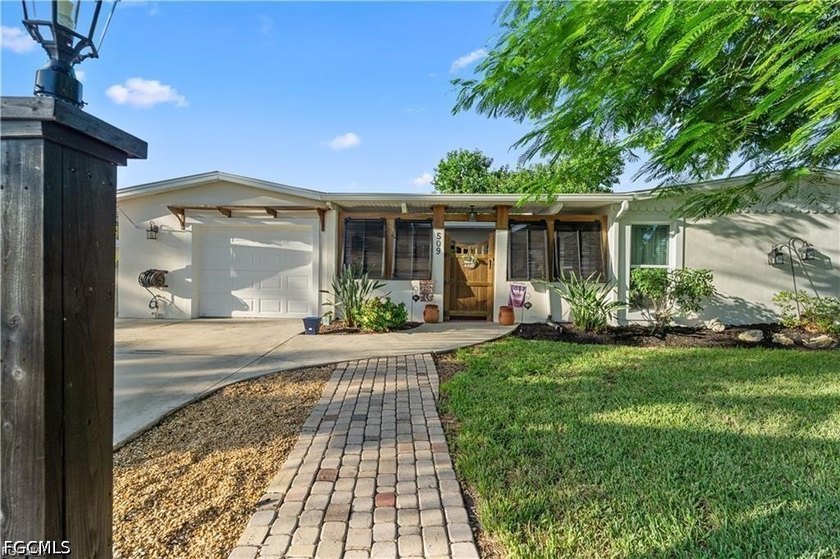 Welcome to 509 Val Mar Drive! | Tucked just off historic - photo 3