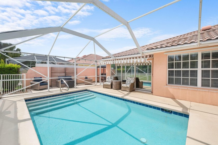 Meticulously maintained pool villa located in the highly - photo 5