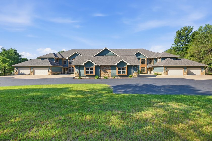 Showings begin 7/23. Opportunities like this don't come along - photo 3