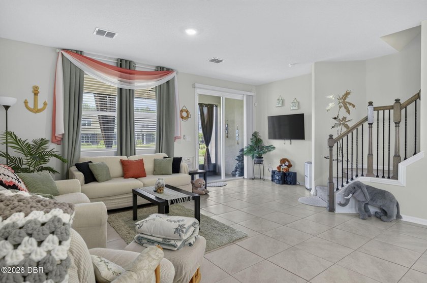 Charming End Unit Townhouse in Prime Palm Coast Location! - photo 3
