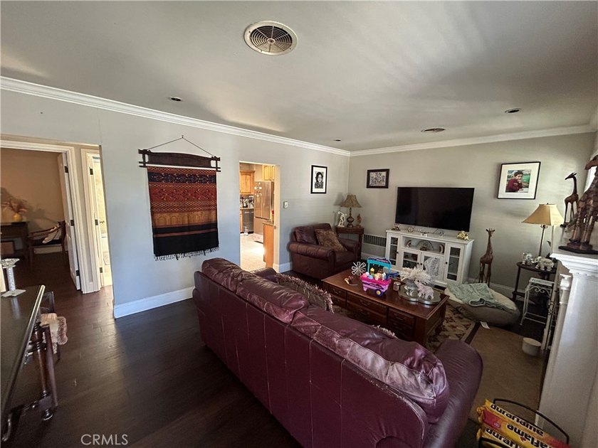 3 bedroom 2 bath 1947 sqft home with 6060 sqft lot in Redwood - photo 4