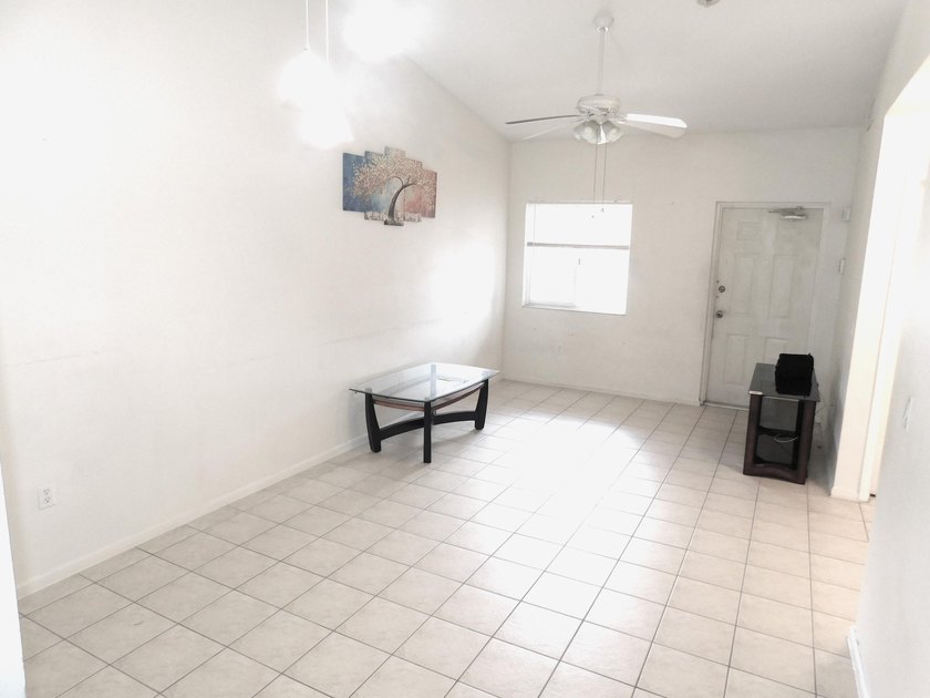 Looking to buy an apartment located in the heart of west palm - photo 5