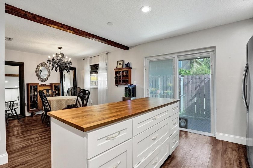 An updated and spacious corner villa in Forest Lake community at - photo 16