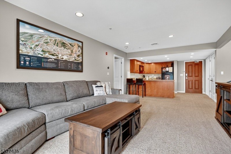 We're excited to present this extremely rare oversized 2 bedroom - photo 18