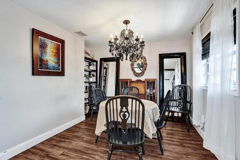 An updated and spacious corner villa in Forest Lake community at - photo 18