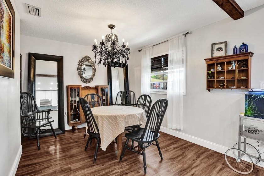 An updated and spacious corner villa in Forest Lake community at - photo 19